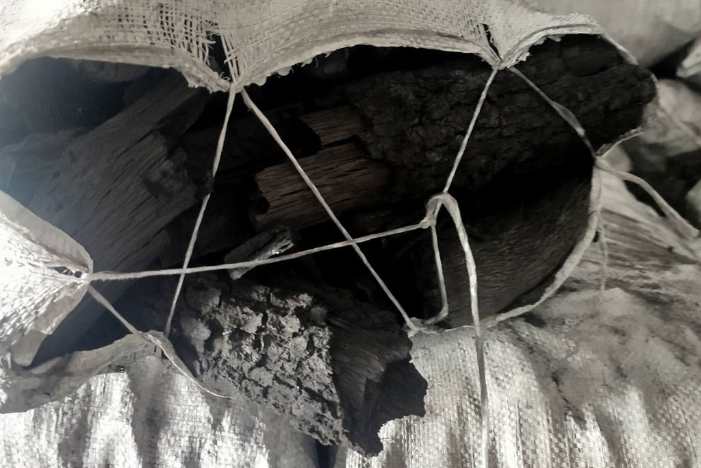 Κάρβουνα ξύλου σακί Αγρίνιο